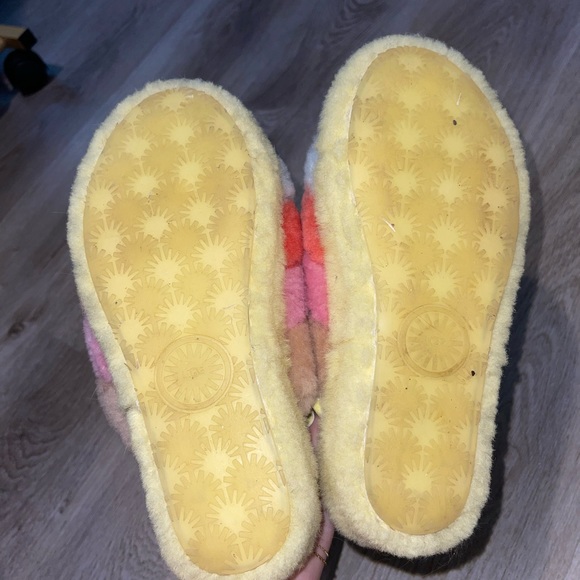Ugg slide slippers - Picture 3 of 5